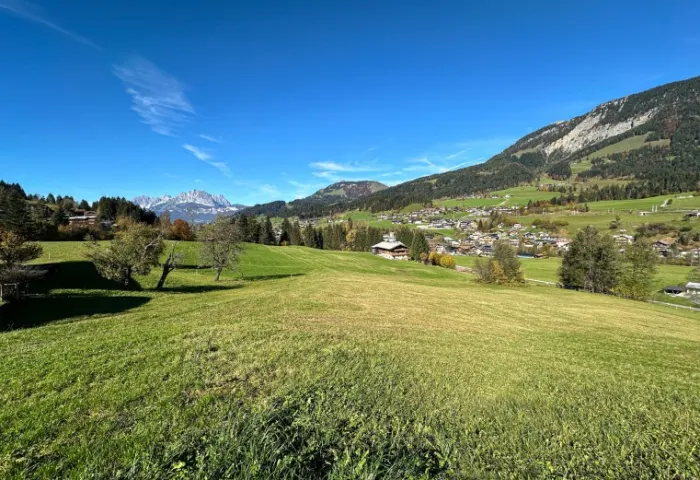 GRUNDSTÜCK